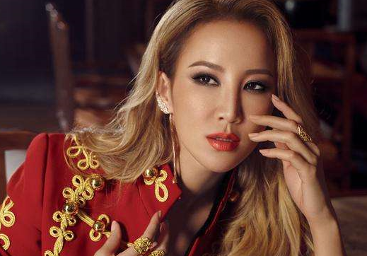 李玟的微博究竟说了什么,为何粉丝很担心她?