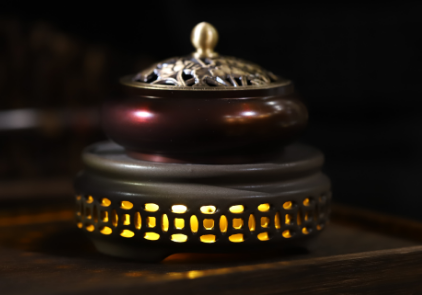 张爱玲《第一炉香》赏析是什么?