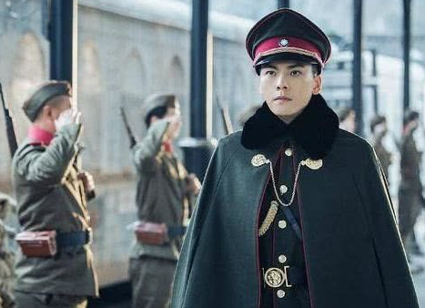 《盗墓笔记》张大佛爷为什么葬在吴家仓库?