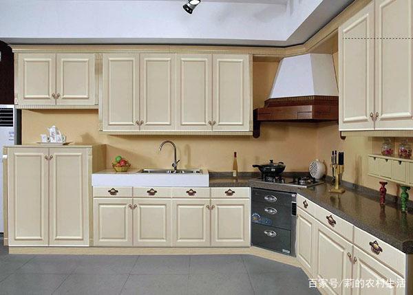 模压门是什么材质？模压门板的优缺点有哪些？