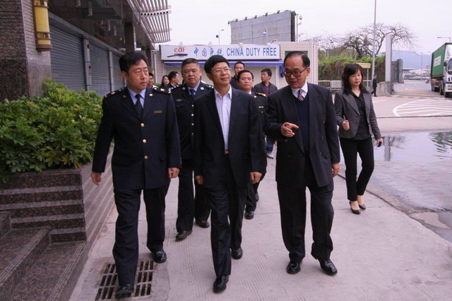 王小毛的人物简介