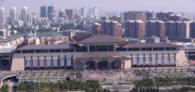 新疆有哪几个火车站？一般是到哪个车站？