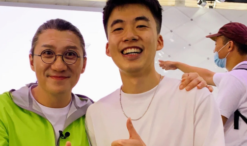 终极小腾是什么背景?