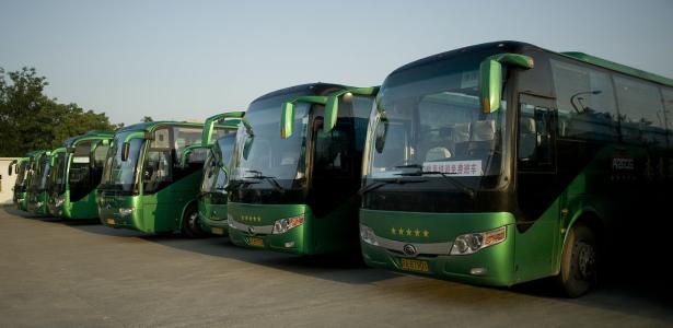 现在从武汉去凤凰古城怎么坐车?