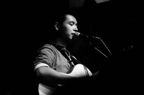 有一首什么歌里面的歌词是你在北方什么什么，我在南方什么什么