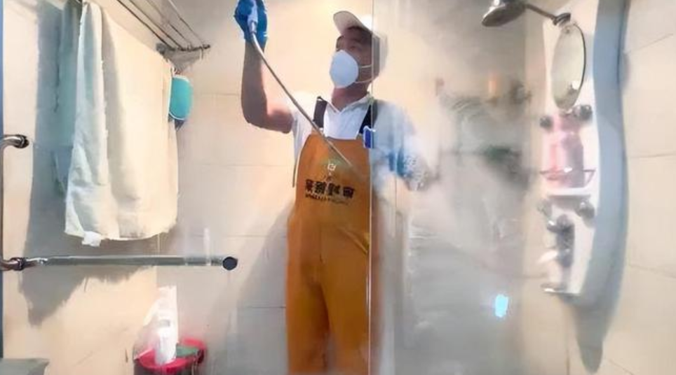 女家政“饭碗不保”？90后双胞胎成立男生家政公司，有受到市场欢迎吗？