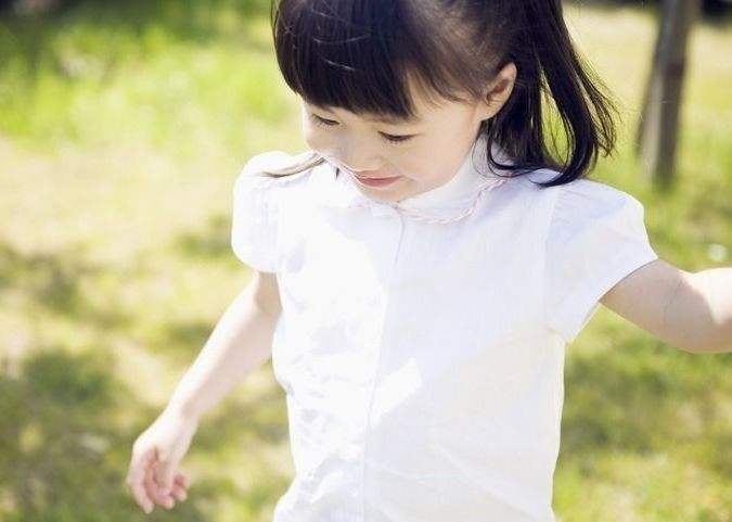 为什么白色衣服会发黄呢？？？