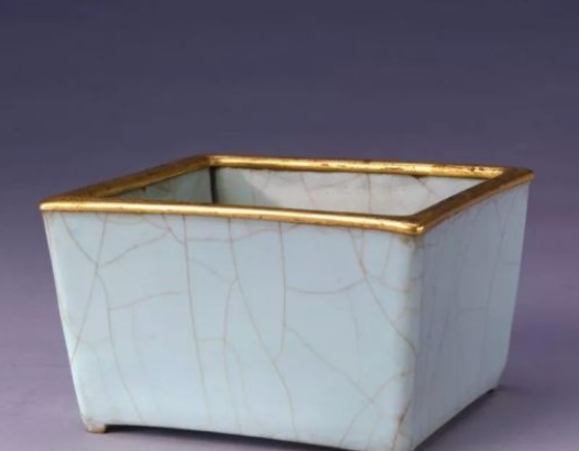 南宋官窑的三大特征是什么？