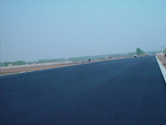 谁知道沥青混凝土的密度是多少?在哪里查呀?