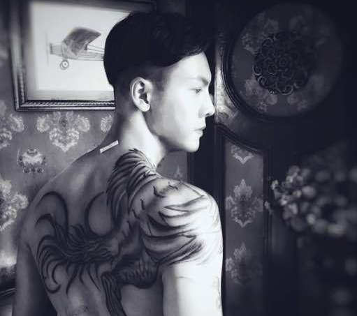 《盗墓笔记》张大佛爷为什么葬在吴家仓库?