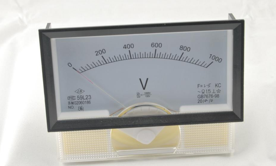 电压表串联在串联在电路中会怎么样