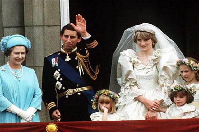 查尔斯为什么那么爱卡米拉