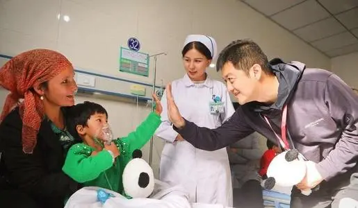 以王菲和李亚鹏的女儿命名的嫣然基金还在运作吗？