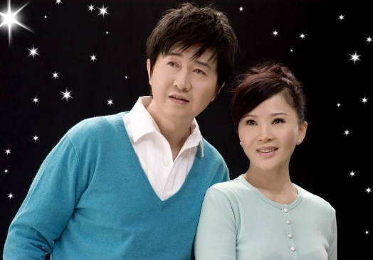 《众人划桨开大船》(华人群星)的歌词