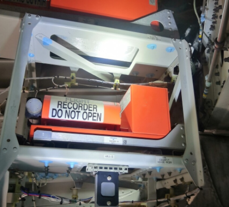 东航客机坠毁前被多次呼叫未回复,现在此事的调查进展如何?