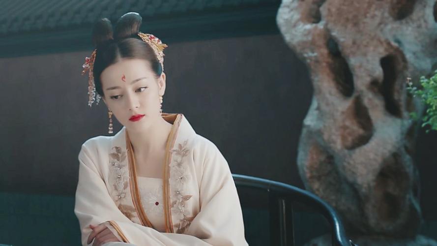 《三生三世十里桃花》迪丽热巴饰演的凤九断尾之后发生了什么呢?