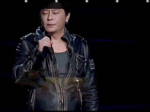 王杰的英雄泪歌词写的是什么意思