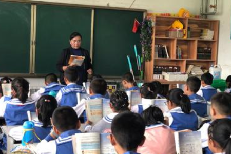 挑大梁怎么造句?