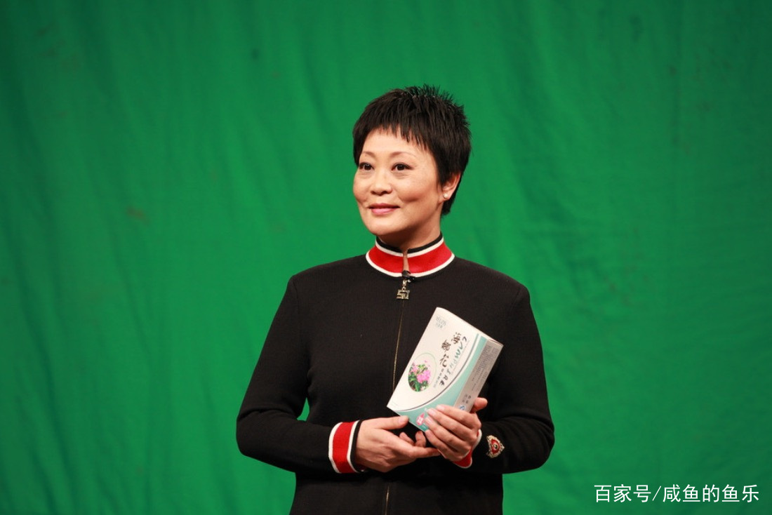 侯耀文去世13年,被侄子戴志诚“撬走”的爱妻,如今过得怎么样?