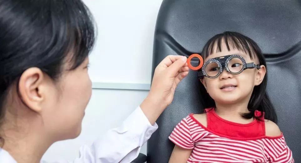 儿童眼睛散光是怎么回事?