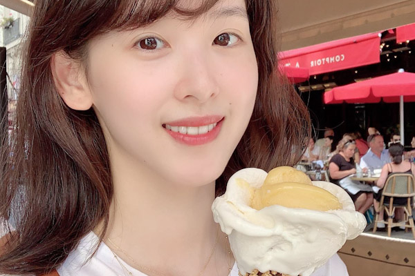 章泽天晒女儿礼物为自己庆生,生日为何只秀母女情不提刘强东?