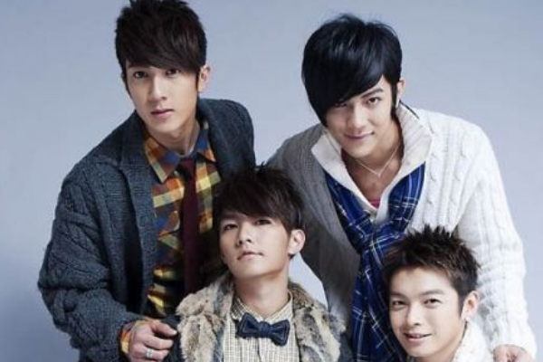 飞轮海当年解散是因为什么?