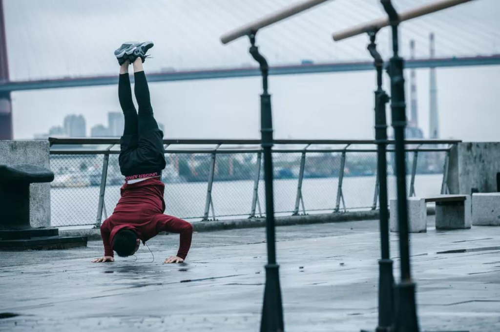 为何秋冬季节容易emo?