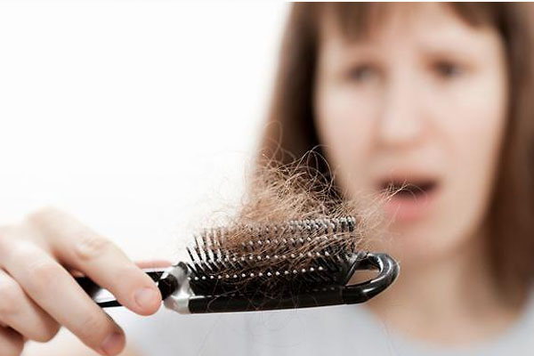 经常洗头会造成脱发么?