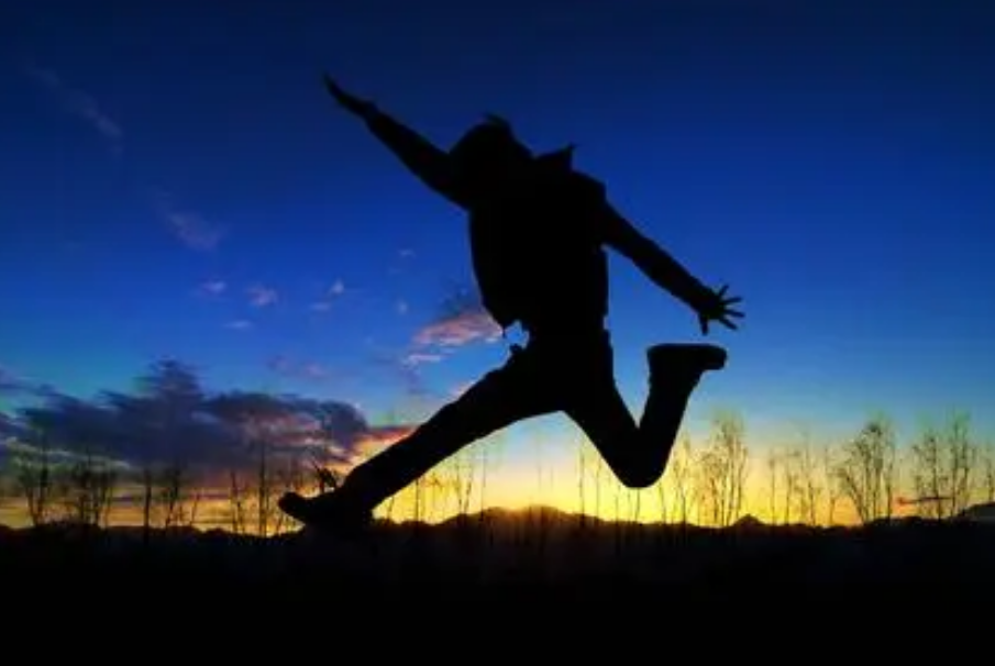 44岁成都网约车司机开个人演唱会，这个年纪追逐梦想会不会太迟了？