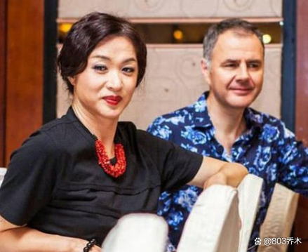 金星离婚仅用五分钟,和汉斯走出民政局后,为何就进了派出所?