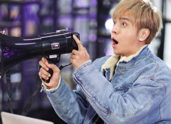 小猪与周扬青分手了吗?