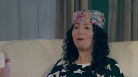 《爱情公寓》一菲母亲来公寓为了解决一菲幸福,小贤想表现一番,成功了吗?