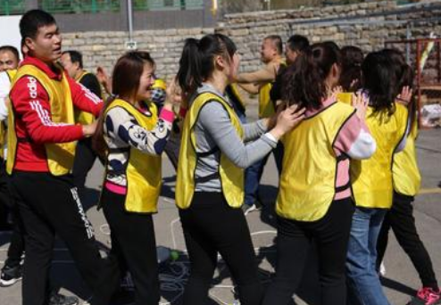 四项目人员指的是什么?