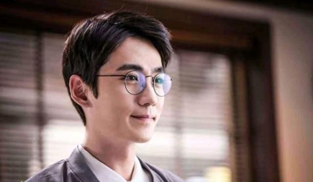 盗墓笔记里吴邪究竟是谁?为什么他和齐羽长得一模一样?