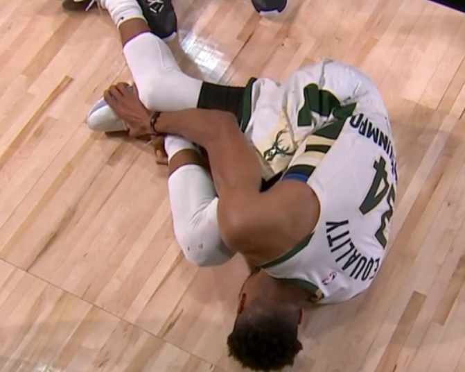 NBA季后赛字母哥受伤了?