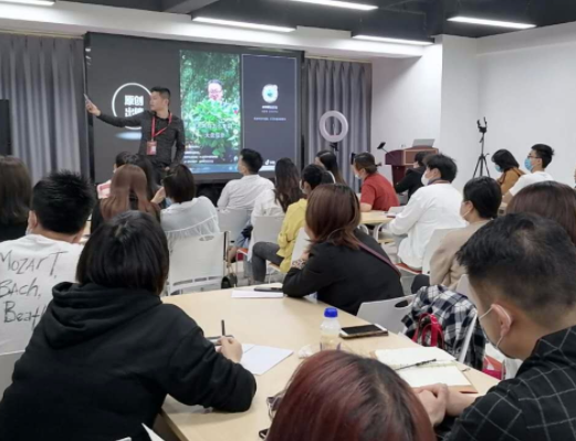 女子在南京学通灵魔法被骗5万,是如何发现被骗的?