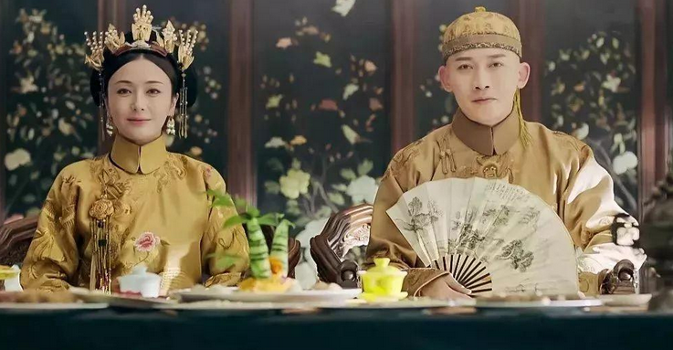 乾隆12岁结婚,怎么懂得房中之事?