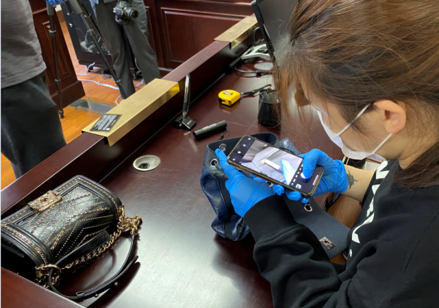 女出纳入职一年贪720余万,她当初是如何起了贪念的?