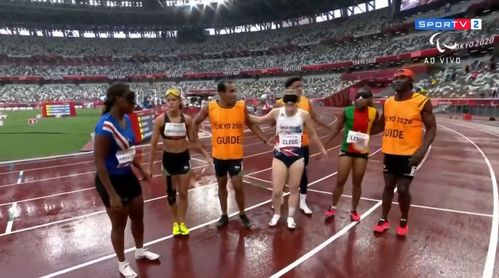东京残奥会浪漫一幕,陪跑员雨中跪地求婚女选手,你对此有何感触?