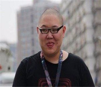 PDD和小智为什么会在直播中撕起来?