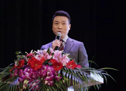 康辉说和21岁最大差别是脸的宽度,脸型真的会随着年龄增长而变化吗??