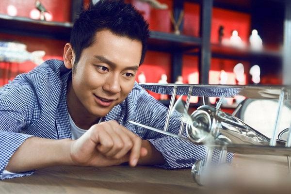 李晨在节目中坐轮椅,难道他的身体出现问题了?