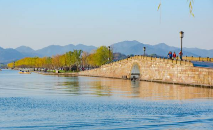 关于桥的30字故事传说