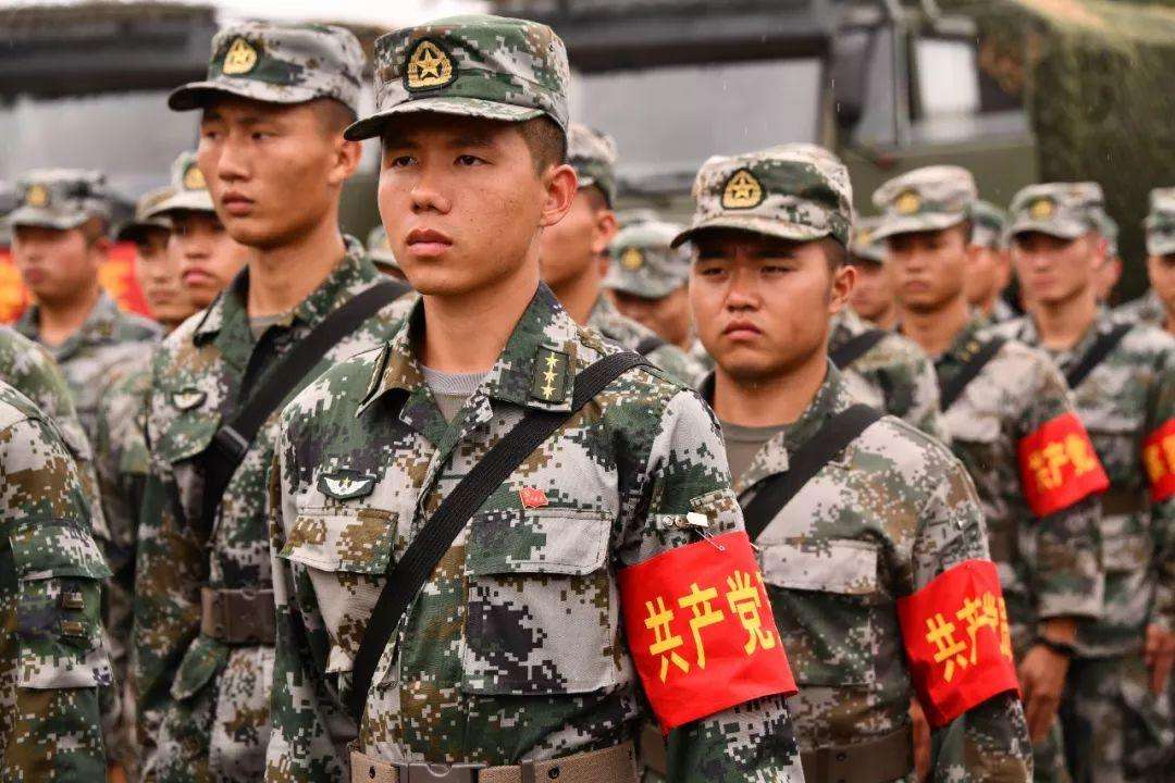 退役军人突发脑溢血倒在抗洪一线,家人是否知道此消息?