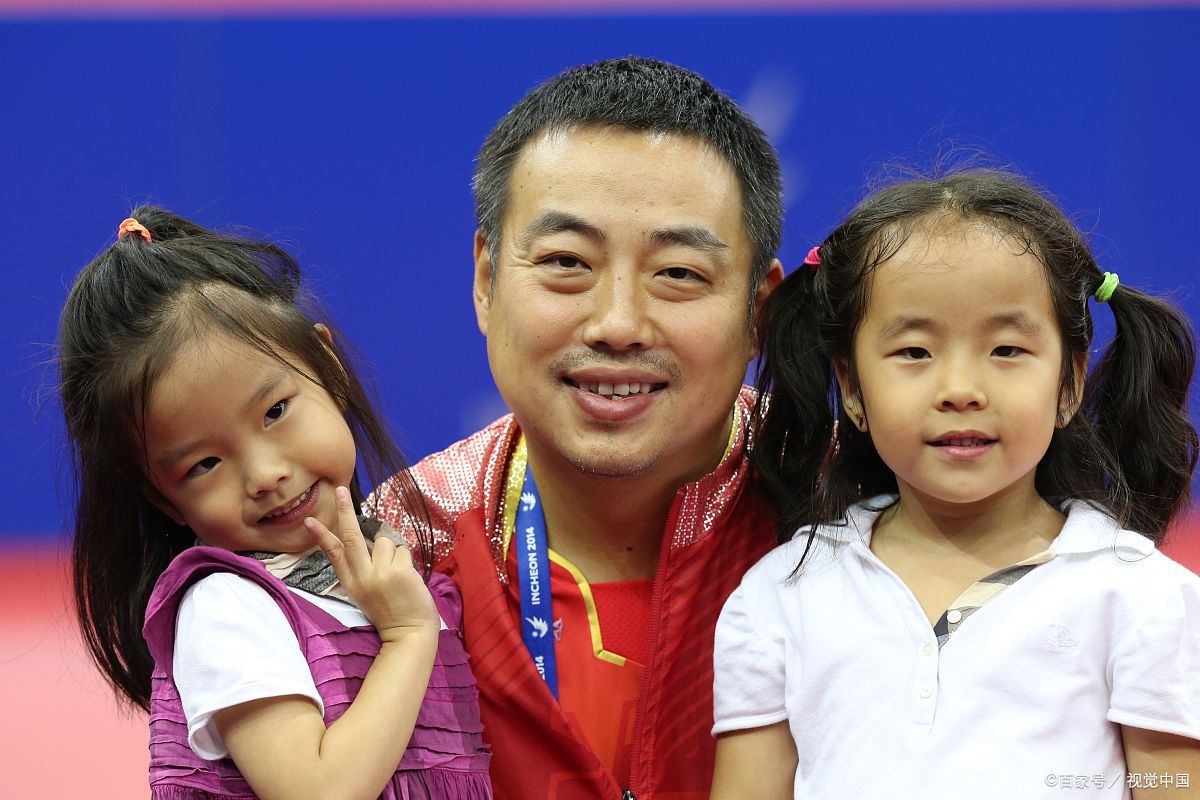 请问历届乒乓球世界杯男单冠军?