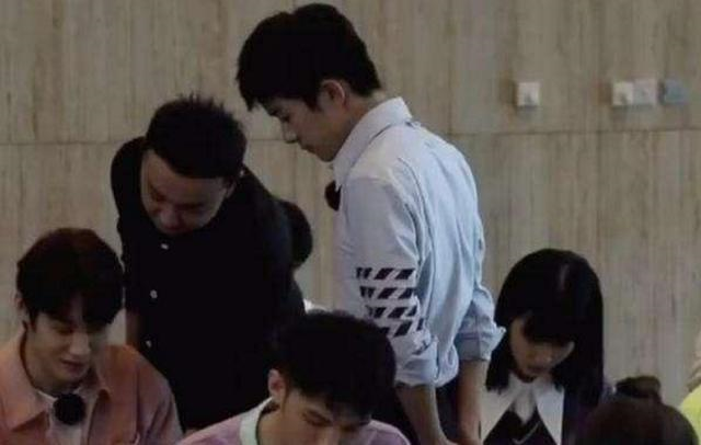 易烊千玺监考,本人对此有何表示?