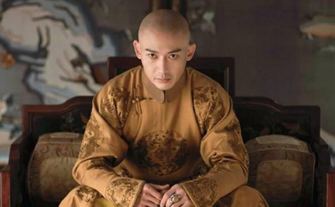 乾隆12岁结婚,怎么懂得房中之事?