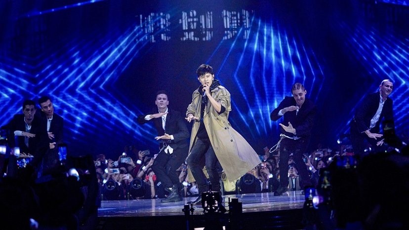 张杰演唱会将重启,为什么每次张杰开演唱会把《这就是爱》留到后面唱?