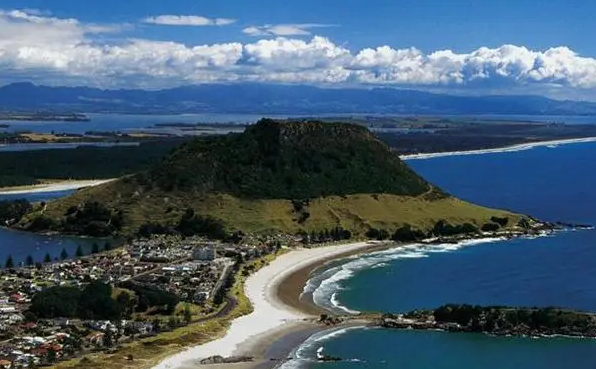 汤加国土面积及人口是多少?