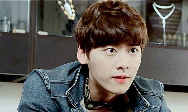 盗墓笔记里吴邪究竟是谁?为什么他和齐羽长得一模一样?